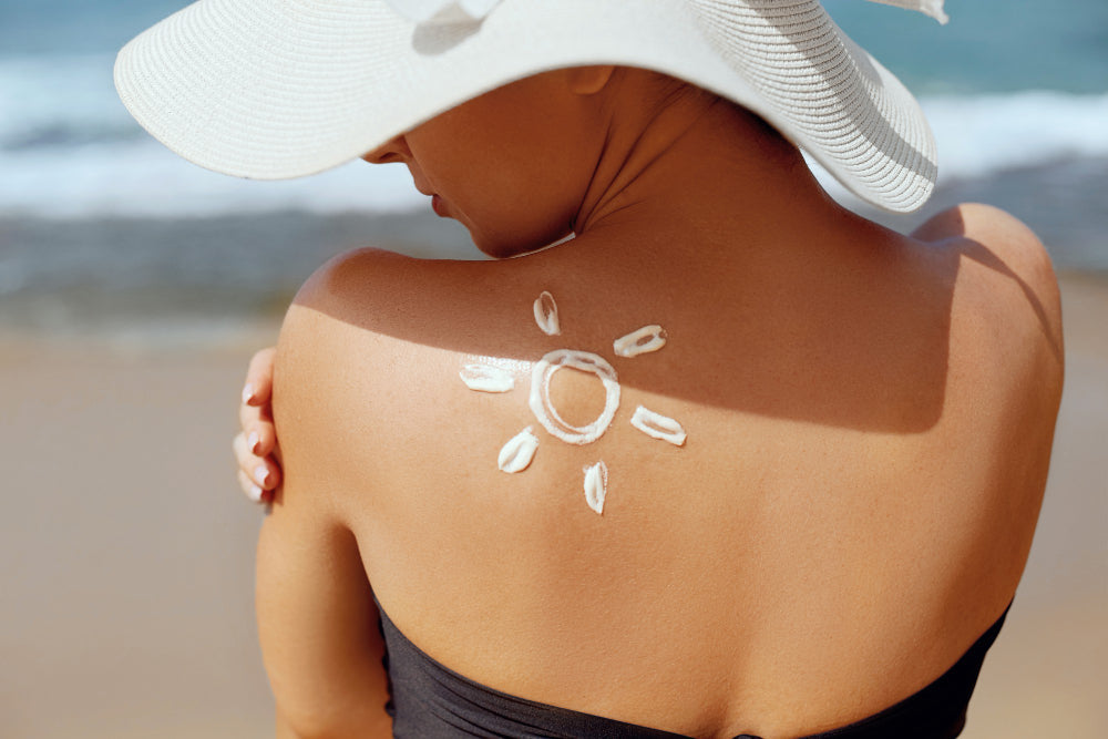 Produtos de proteção solar desenvolvidos para ajudar a proteger a pele dos raios UV e prevenir os danos causados pelo sol.