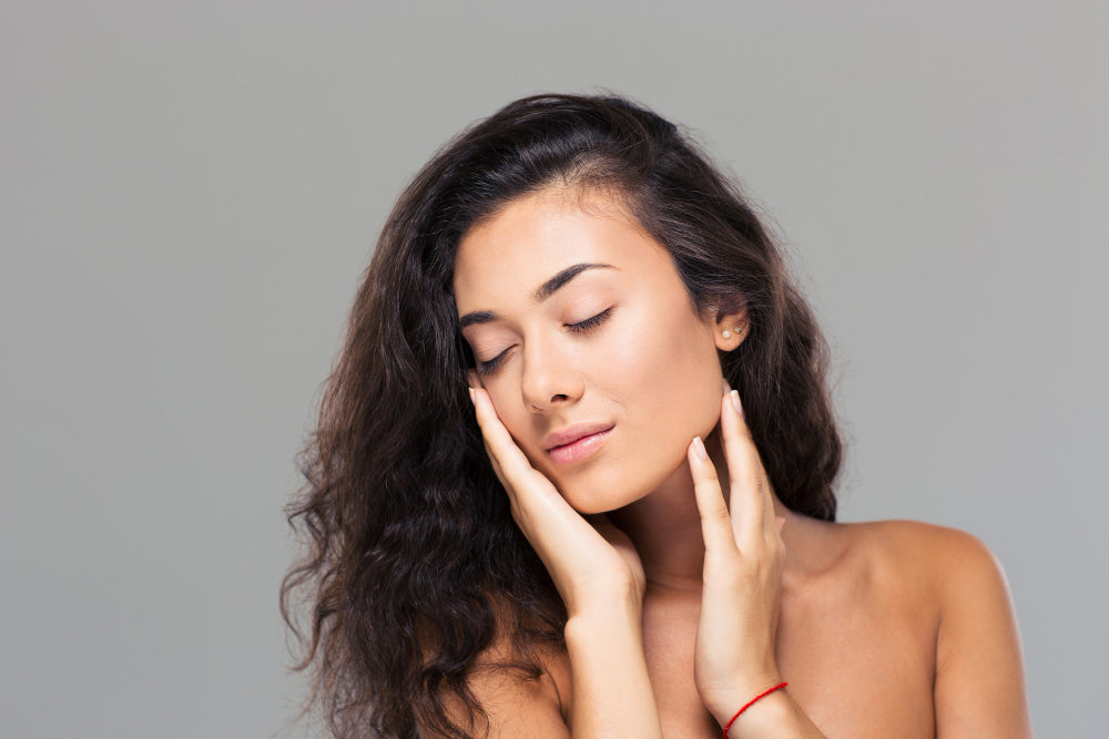 Suplementos para cabelo, pele e unhas desenvolvidos para apoiar a beleza e a saúde da pele, fortalecer o cabelo e contribuir para unhas mais fortes.