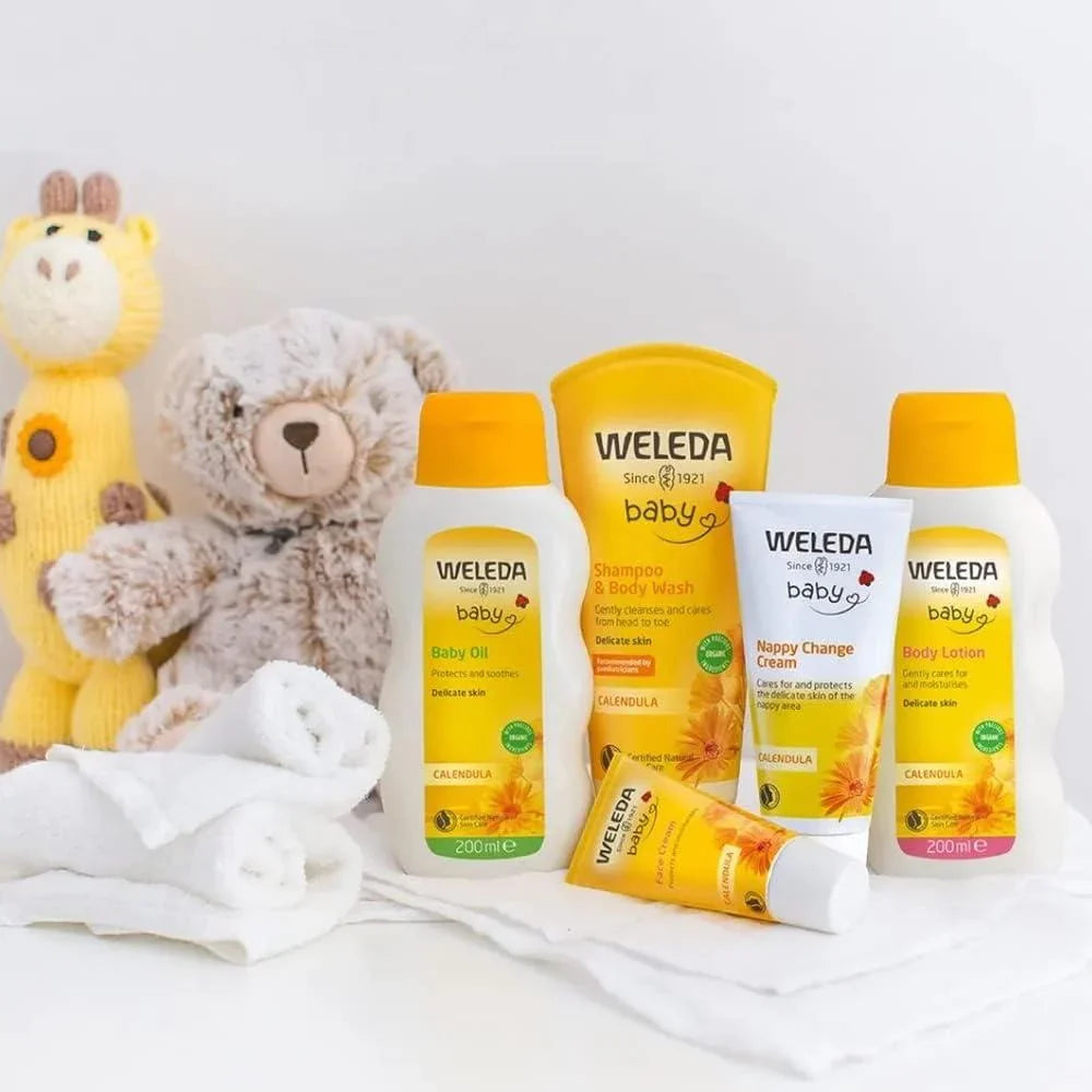 Produtos de cuidado infantil desenvolvidos para proteger, hidratar e cuidar da pele delicada das crianças.