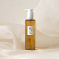 Óleo de limpeza com óleo de soja e extrato de ginseng. Remove impurezas e maquilhagem, nutre e hidrata, deixando a pele suave e equilibrada.