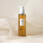 Óleo de limpeza com óleo de soja e extrato de ginseng. Remove impurezas e maquilhagem, nutre e hidrata, deixando a pele suave e equilibrada.