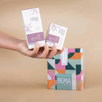 Box Hidratação Bema Bio é um conjunto de cuidados orgânicos desenvolvido para nutrir e hidratar profundamente a pele. Inclui produtos naturais certificados que promovem o equilíbrio e o bem-estar cutâneo, sendo ideal para todos os tipos de pele.