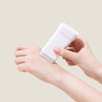 Protetor Solar Vegan em Stick com Bakuchiol Peptídico SPF 50+ 50g da Máry & May, proteção prática e eficaz com ingredientes naturais