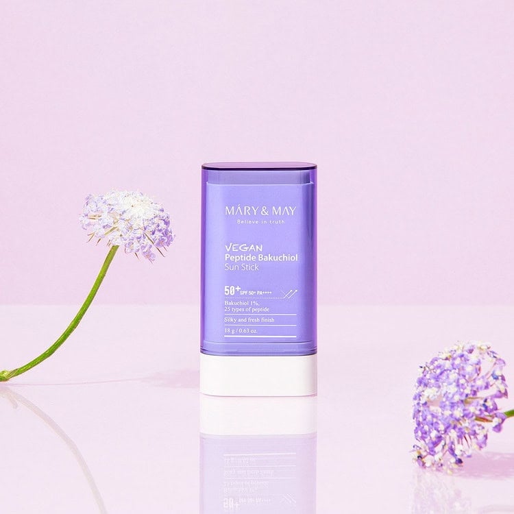 Protetor Solar Vegan em Stick com Bakuchiol Peptídico SPF 50+ 50g da Máry & May, proteção prática e eficaz com ingredientes naturais