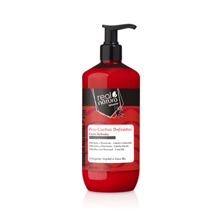 O Ativador Pro-Cachos Definidos Colagénio 500ml Real Natura indicado para o cuidado dos cabelos encaracolados.