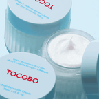 Creme facial com cinco ceramidas e ácido hialurónico de diferentes tamanhos moleculares. Hidrata profundamente, fortalece a barreira da pele e possui textura leve e de rápida absorção.