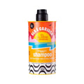 El champú revitalizante nutritivo Carioca de Lola (500 ml) limpia suavemente a la vez que nutre y revitaliza el cabello. Su fórmula, rica en ingredientes nutritivos, ayuda a restaurar la hidratación y la vitalidad del cabello, dejándolo suave, brillante y saludable.