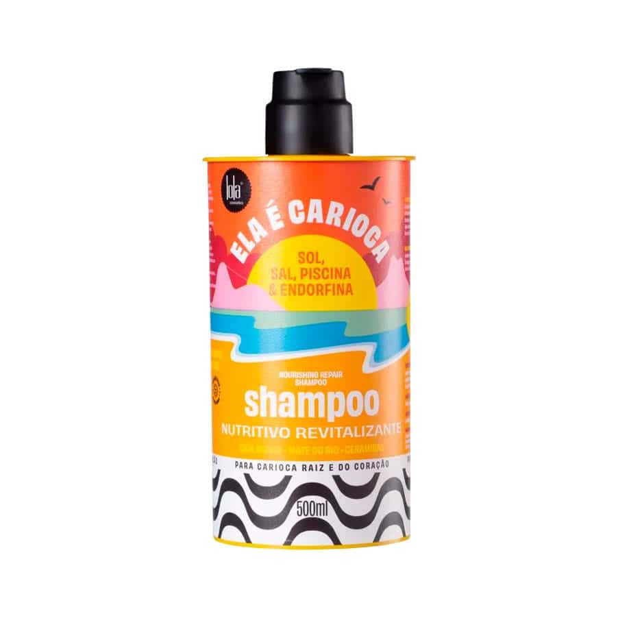 El champú revitalizante nutritivo Carioca de Lola (500 ml) limpia suavemente a la vez que nutre y revitaliza el cabello. Su fórmula, rica en ingredientes nutritivos, ayuda a restaurar la hidratación y la vitalidad del cabello, dejándolo suave, brillante y saludable.