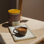 Elevate Coffee Expresso é um suplemento funcional em pó com cafeína, taurina, colina, N-acetil-carnitina, extrato de cogumelo Lion’s Mane, TCM 