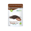 Biotona ofrece nibs de cacao 100% orgánico crudo en un paquete de 200 gramos, ricos en antioxidantes e ideales para batidos o refrigerios saludables.