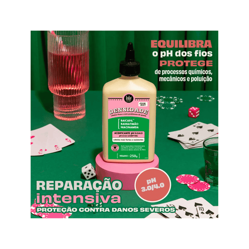 El tratamiento capilar acidificante y densificante de Lola, con pH 3.0/4.0, es una mascarilla de 250 g que reequilibra el pH y fortalece el cabello dañado.