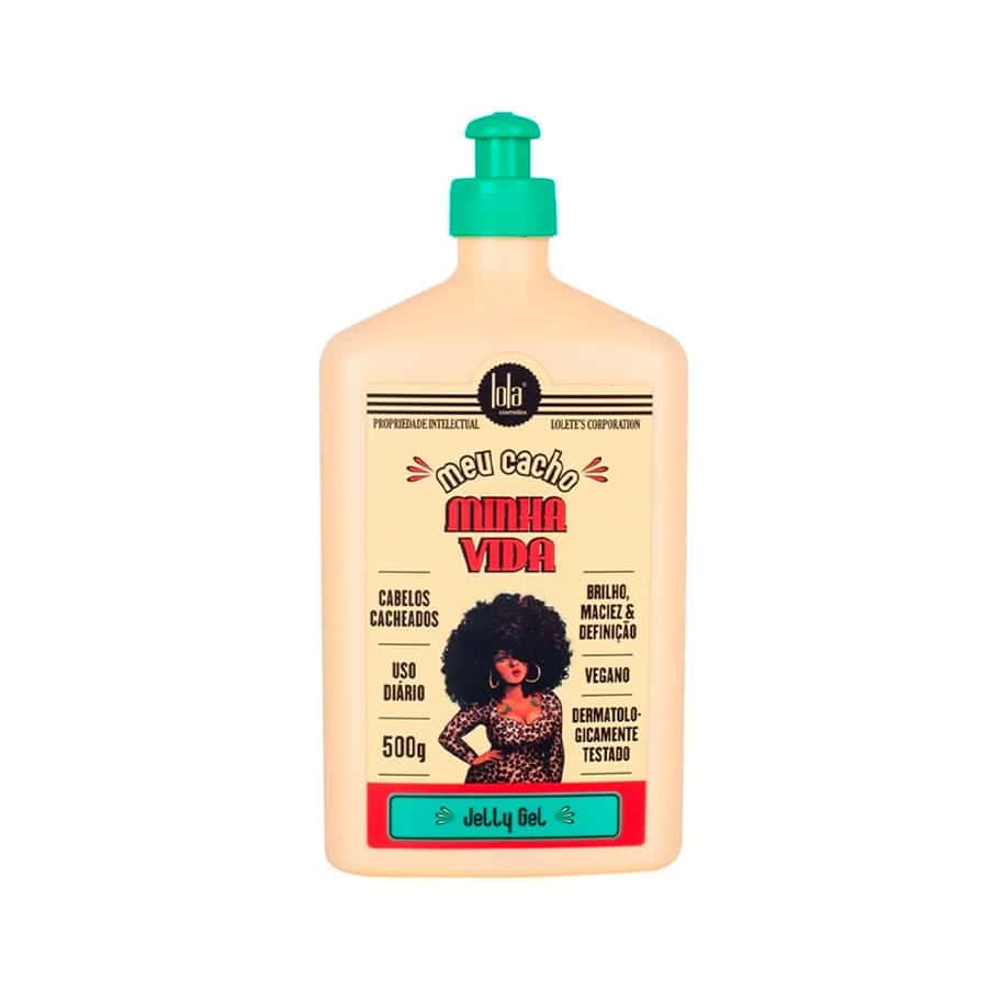 El gel Lola's Meu Cacho Minha Vida Jelly Gel (500 g) es un gel de acabado vegano y dermatológicamente probado, ideal para cabello rizado. Aporta brillo, suavidad y definición, por lo que es apto para uso diario.