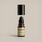 La crema contorno de ojos en roll-on de 5 ml de Sowé, con aceite absoluto de higo chumbo, es ideal para hidratar y revitalizar la zona de los ojos.