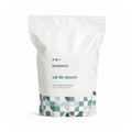 Sal de Epsom 1kg Terpenic, também conhecido como sulfato de magnésio heptahidratado, é um produto à base de magnésio, apresentado em formato de sal.