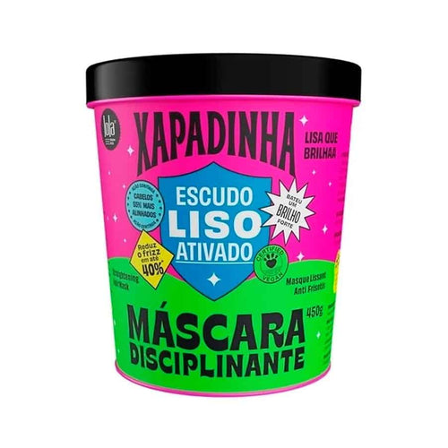 La mascarilla disciplinante Xapadinha de Lola (450 g) alisa y disciplina el cabello, reduciendo el encrespamiento hasta en un 40 % y aportando un brillo intenso. Su fórmula vegana la hace ideal para un cuidado capilar que deja el cabello suave, liso y luminoso.