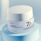 Creme facial com 70% de extrato de Houttuynia cordata, ceramidas e pantenol. Hidrata profundamente, acalma a pele sensível e fortalece a barreira cutânea.