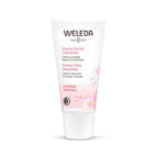 Creme nutritivo e calmante para pele sensível e seca, com óleo de amêndoas doces. Acalma irritações, hidrata profundamente e protege contra agressões externas. Sem perfume, ideal para uso diário.