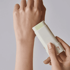 Bastão do Protetor Solar Stick Mugwort + Camelia SPF50+ PA++++ 18g da Beauty of Joseon, prático e suave para proteção solar diária.