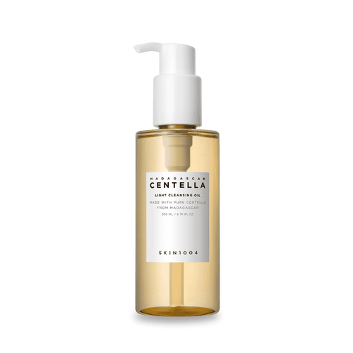 Botella de Skin1004 Madagascar Centella Light Cleansing Oil 200ml, desmaquillante suave con centella asiática.