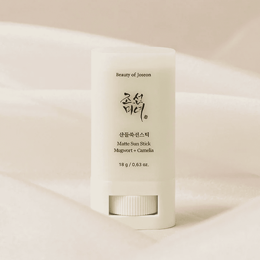 Bastão do Protetor Solar Stick Mugwort + Camelia SPF50+ PA++++ 18g da Beauty of Joseon, prático e suave para proteção solar diária.
