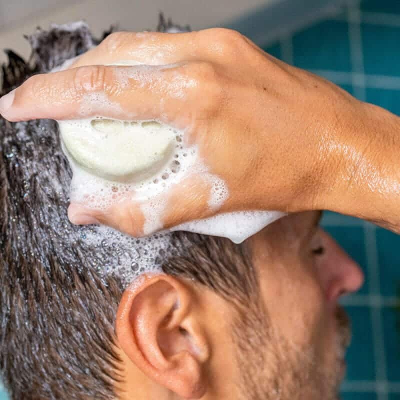 Conjunto Cabelos Encantados Shampoo e Condicionador NAUA, cuidados capilares naturais para uma rotina de cabelo mais sustentável.