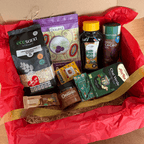 Cabaz Natal Bem-Estar Peixe Verde, conjunto especial com produtos selecionados para cuidado, conforto e bem-estar na época natalícia.
