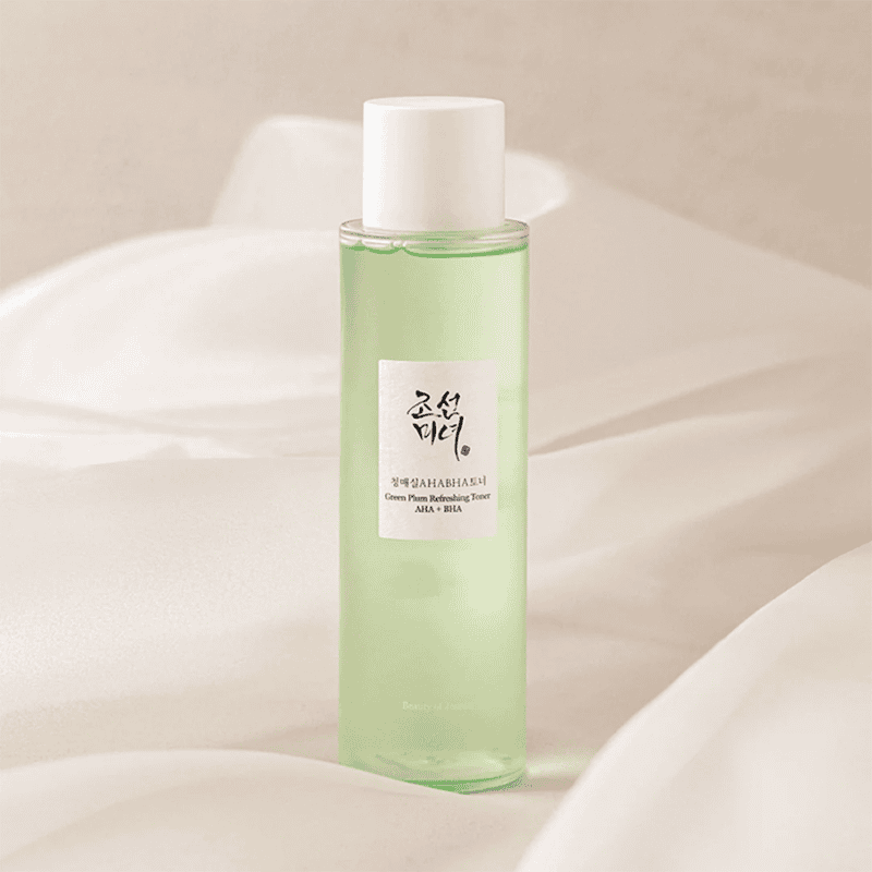 Botella de Tónico Facial Refrescante AHA + BHA Ciruela Verde de Joseon 150 ml, un exfoliante suave para renovar y refrescar la piel.