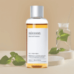 Frasco de Esencia Hoja de Corazón 100 ml de Mixsoon, una esencia calmante e hidratante para pieles sensibles con tendencia a la irritación.