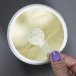 Suplemento Colosfort Vitafor em pote de 120g, pó branco em embalagem com tampa roxa, indicado para fortalecimento imunológico.